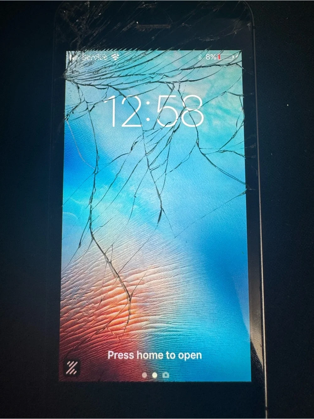 iPhone 5s with Cracked Screen - Black